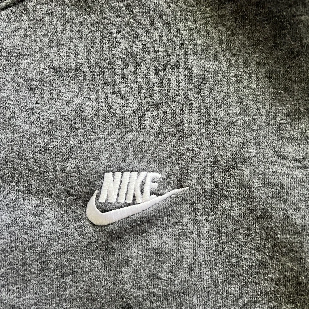 Nike Gray Crewneck Sweater with Iconic Swoosh Size Medium - Picture 3 of 4